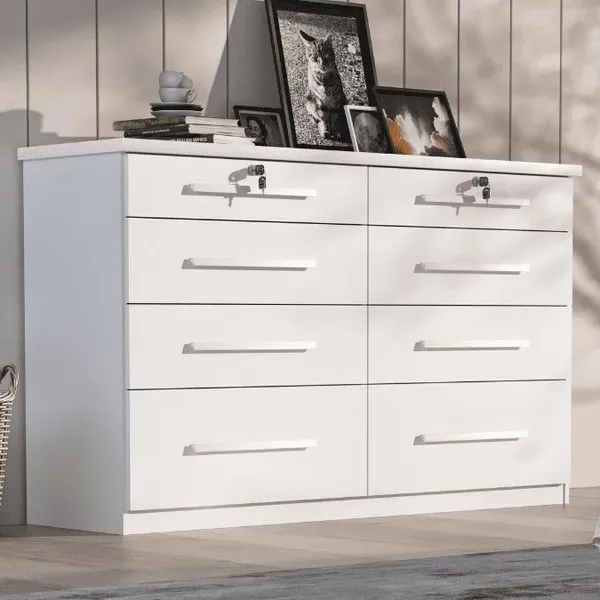 Cômoda Monza 8 gavetas com chaves, suporta TV até 49”