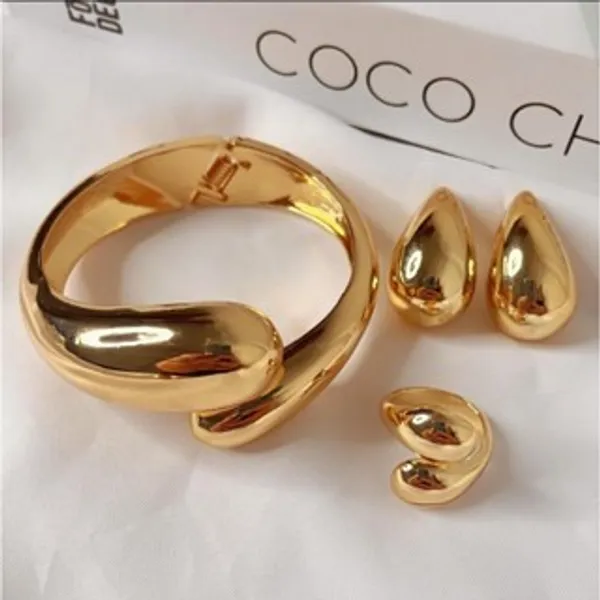 Conjunto Gota Pingo Bracelete Anel Brinco Médio Dourado ou Prata Acessórios Femininos Brincos