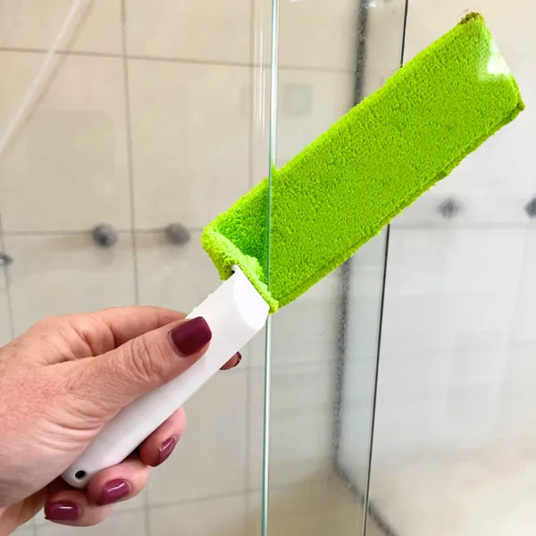 Limpador para Frestas Vãos Fendas Box e Janelas - 2 Luva Microfibra + Suporte - ORIGINAL E REFORÇADO