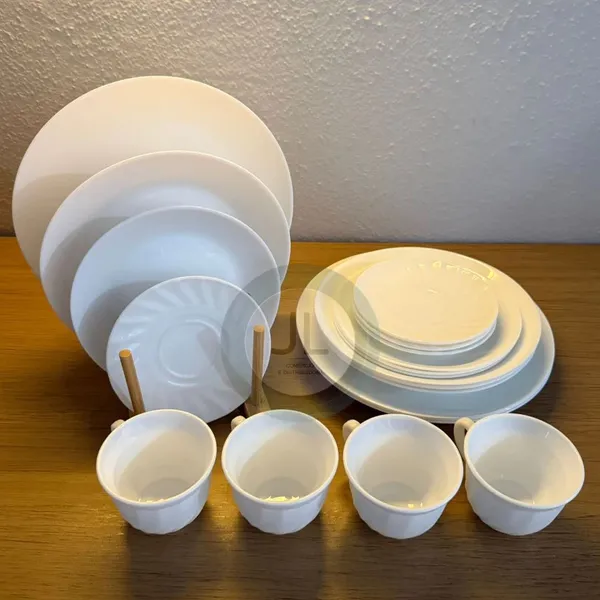 Aparelho de jantar 20 peças com xícaras em vidro opaline branco liso