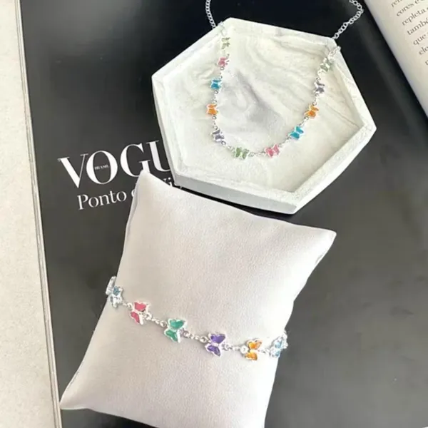 kit colar+pulseira borboletas coloridas folheado a prata 925
