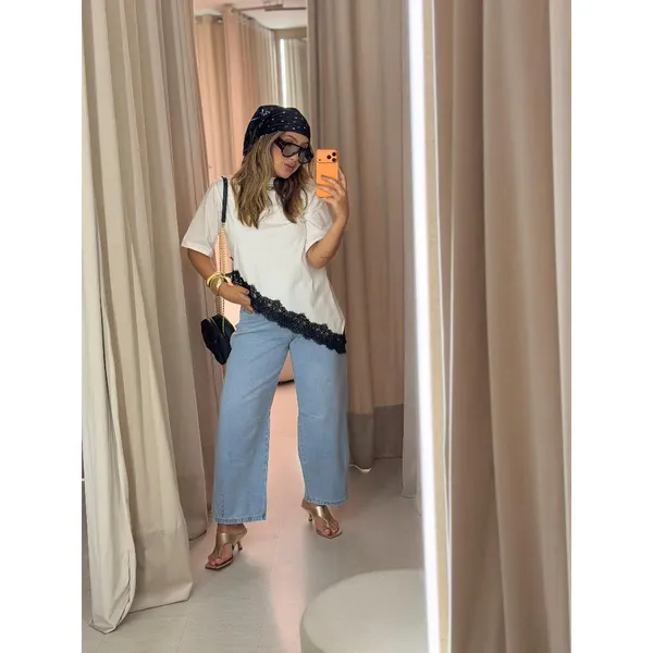 Blusa Feminina Assimétrica100%Algodão com Detalhe em Renda Elegante Sofisticada Versátil Confortável