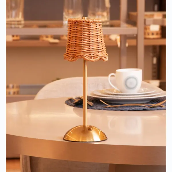 Luminária de Mesa Led 3 Tons Usb Lagoon Dourada Metal