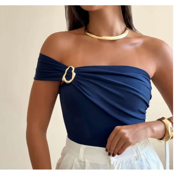 Body Feminino Fivela Orgânica Tendência 2026 Casual Elegante Moda Gringa Blogueira