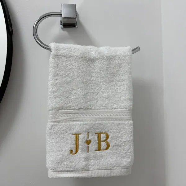 Toalha de Lavabo (mão) em Algodão Egípcio com Bordado Personalizado - Iniciais Casal