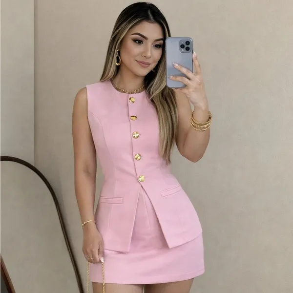 Conjunto Feminino Alfaiataria Colete e Short Saia com Bolso 5 Botões