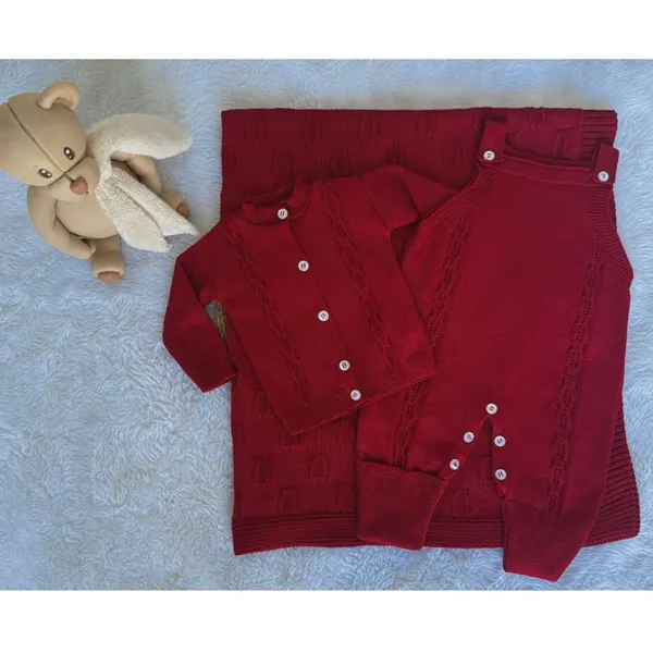Kit Conjunto de Saída de Maternidade Jardineira + Casaquinho e Manta Luxo