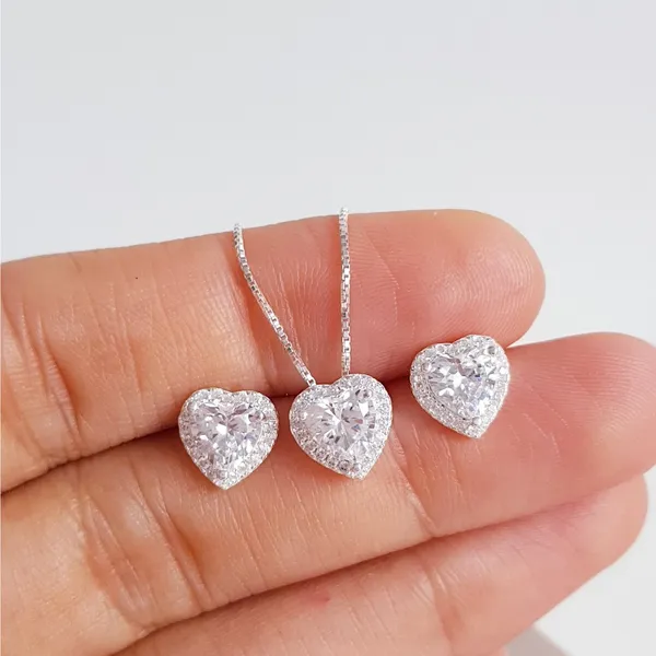 Conjunto Colar E Brinco Ponto De Luz Coração cravejado Zircônia Banhado A Prata 925 e ouro 18k