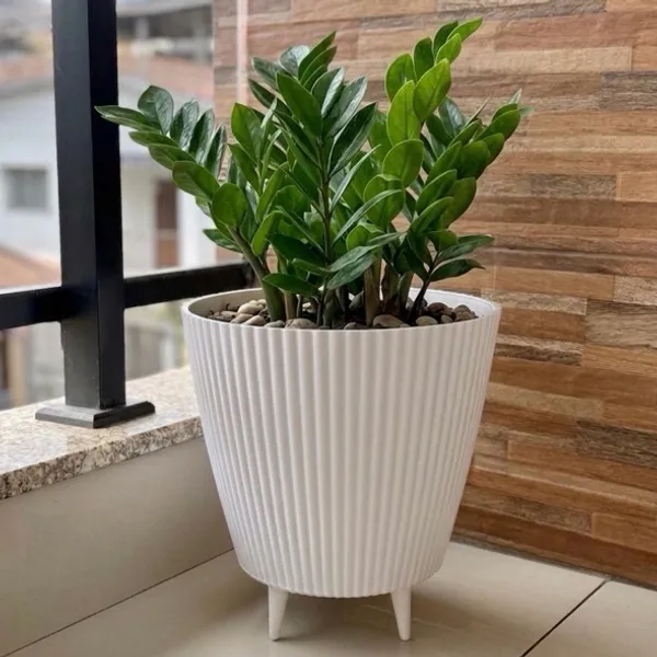 Vaso para Planta Canelado Moderno com Pezinhos Design Moderno 28x26x18
