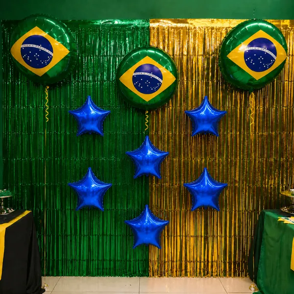 Kit Brasil Decoração Copa do Mundo Azul Verde Amarela Seleção Brasileira + 3 Balão Bandeiras e 6 Balões estrelas do Hexa