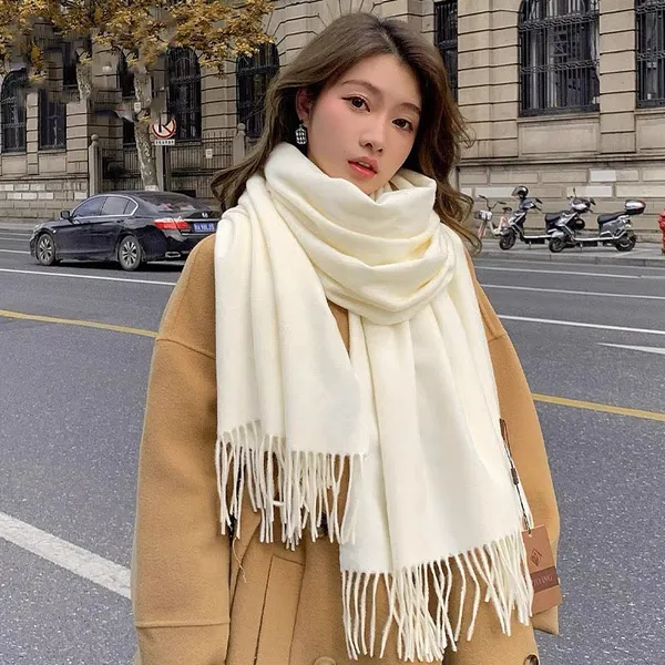 Cachecol Pashmina Lisa de Poliéster 230g com Franjas Presentes