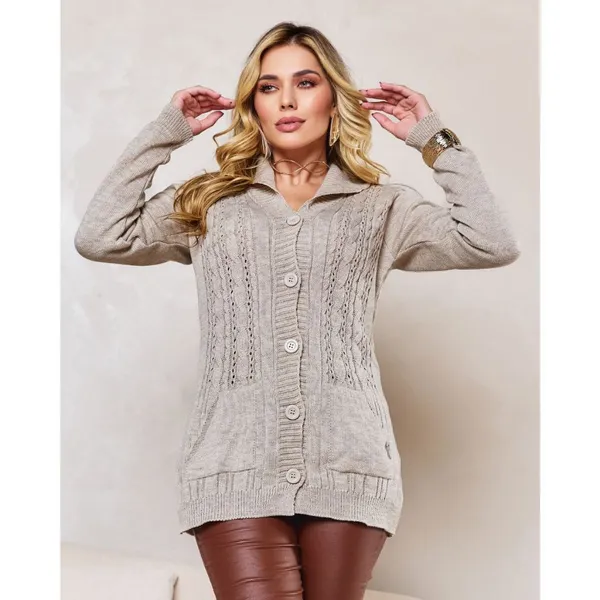 Casaco Feminino Alongado em Tricot com Tranças, Bolsos e Botões