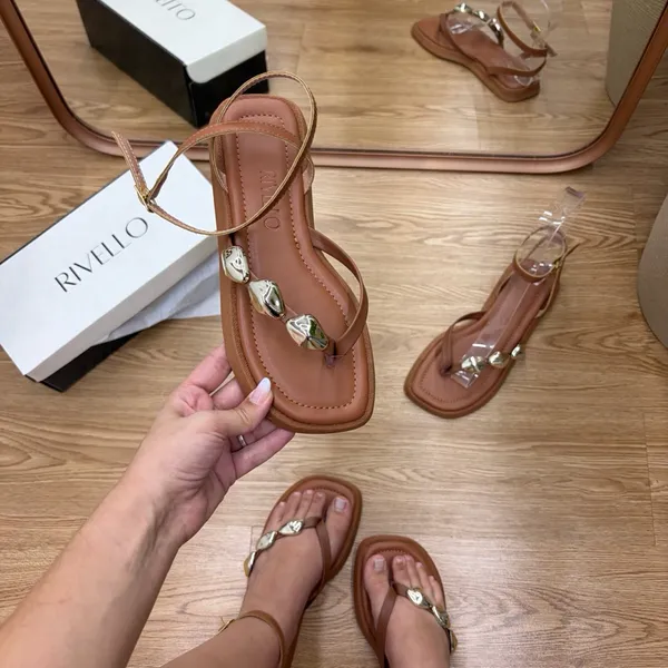 Sandália Feminina Rivello Rasteira Flatform com Pedrarias Estilo Papete Confortável Moderna Casual
