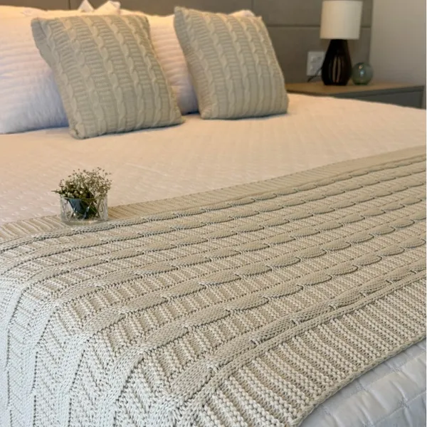 Kit Manta Peseira de Tricot + 2 Capas de Almofada para Cama e Sofá Casal, Queen e King