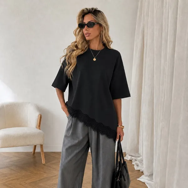 Blusa Feminina Oversized de Renda Assimétrica – T-Shirt Feminina Estilosa em Algodão