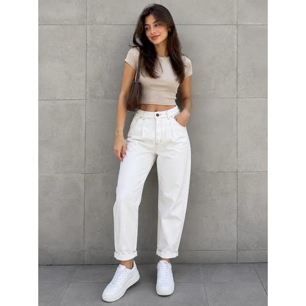 CALÇA JEANS MODELO MOM COR OFFWHITE