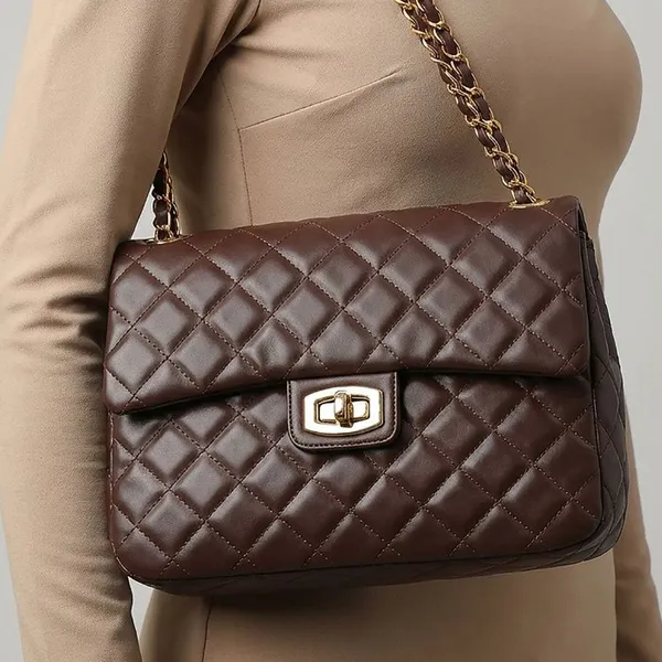 Bolsa Feminina Corrente Transversal Ombro Matelassê Média/Grande Tiracolo Lateral Espaçosa da Moda