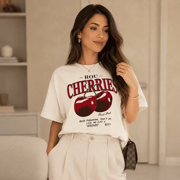 Camiseta ​Feminina Estilosa Estampada Cherries - Algodão Premium