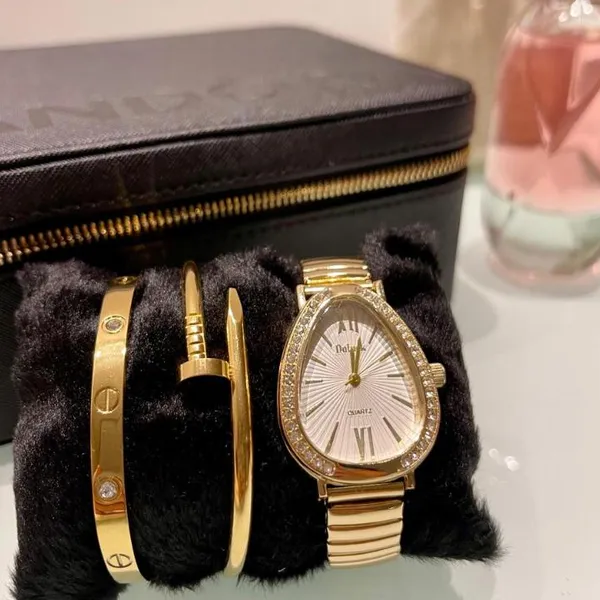 Kit Relogio Com Pulseira e bracelete Dourado e Prata Kit de Luxo Conforto Moda Blogueira