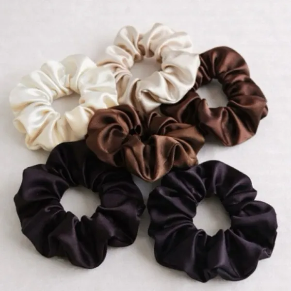Kit com 3/6/9/12 Scrunchies Xuxinha de Cabelo de Cetim Tons Neutros - Prendedor Confortável