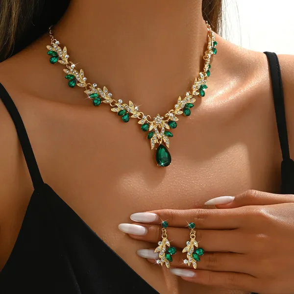 Conjunto de brincos e colar de noiva com cristal