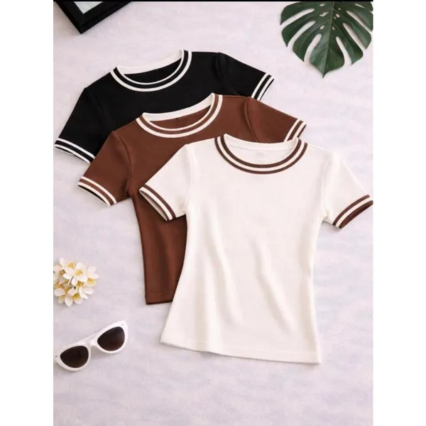 Kit 3 Blusas femininas manga curta em tecido ribana canelada gola redonda e detalhes gola e manga moda básica casual