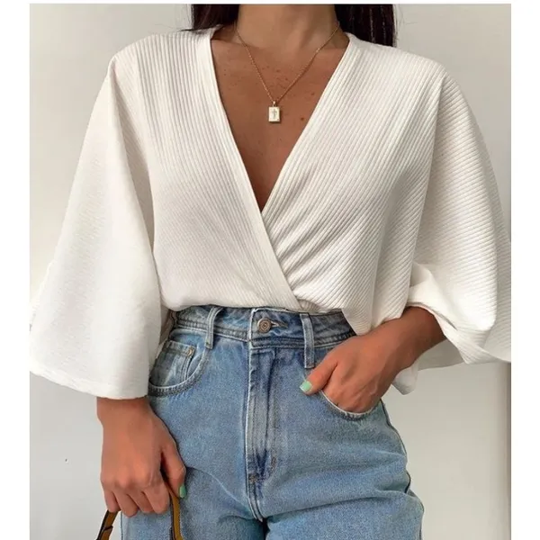 Blusa Feminina Transpassada Manga Morcego em Malha Canelada Premium